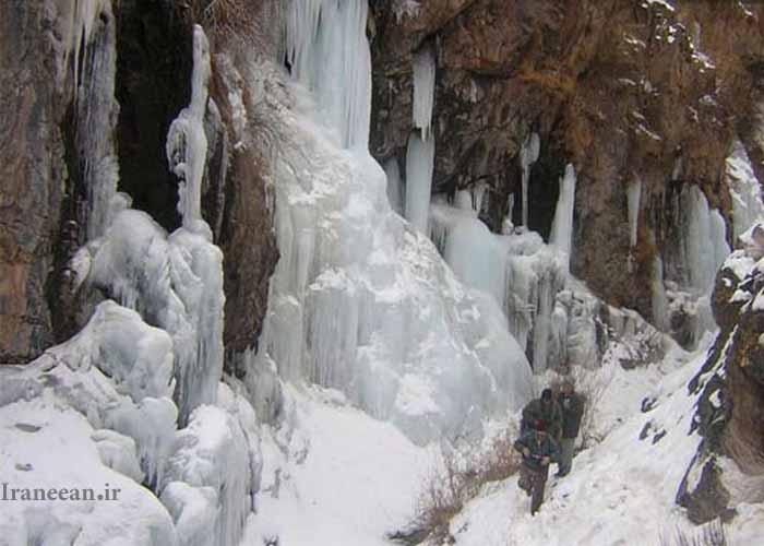 آبشار و قندیل های یخی اوستا
