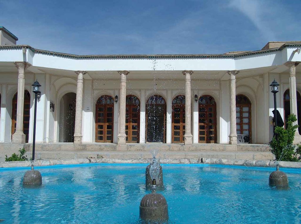 ایوان یزدگرد
